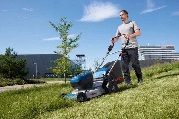 Bosch gra 18v2-46 tagliaerba 46 cm biturbo brushless 2x 18 v senza batterie 06008c8000 - dettaglio 5