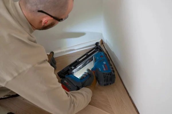 Bosch gnh 18v-64 md chiodatrice per legno brushless 18 v senza batterie - dettaglio 3