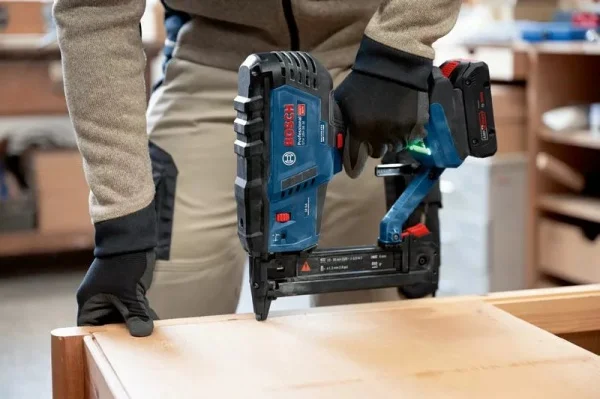 Bosch gth 18v-38 m graffatrice per legno brushless 18 v senza batterie - dettaglio 4