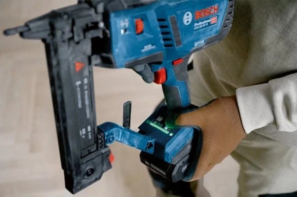 Bosch gth 18v-38 m graffatrice per legno brushless 18 v senza batterie - dettaglio 6