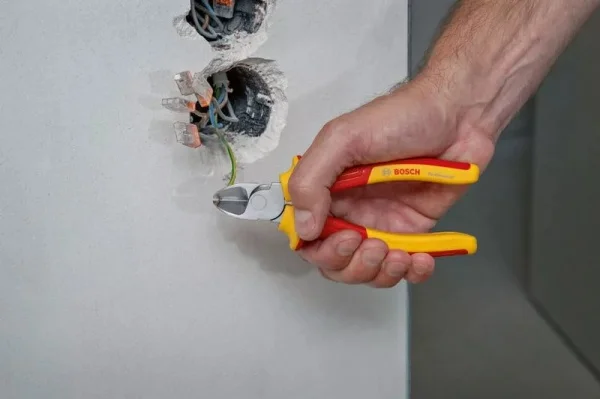 Bosch 1600a02ng2 set di utensili manuali isolati vde per elettricisti 5 pz. - dettaglio 3