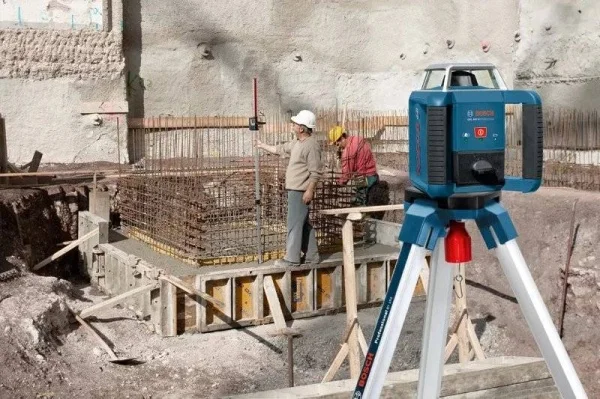 Bosch grl 400 h + lr 1 livella laser rotante con batterie ricaricabili varta 0601061806 - dettaglio 4
