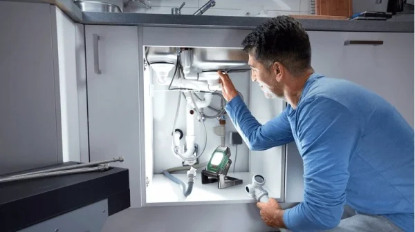 Bosch hobby universalworklight 18v-2100 lampada da lavoro led 18v senza batteria 06039a1300 - dettaglio 6