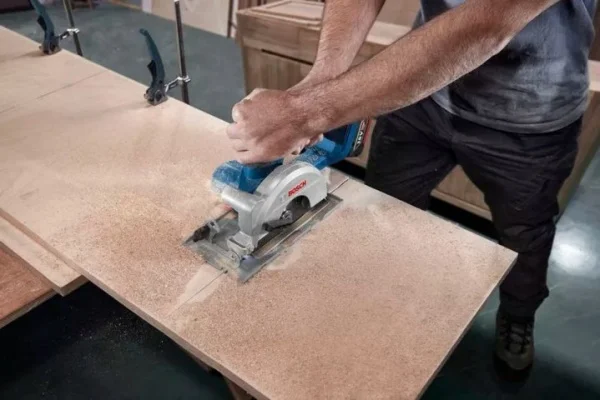 Bosch gks 18v-51 sega circolare 140 mm brushless senza batteria 06019m3120 - dettaglio 3