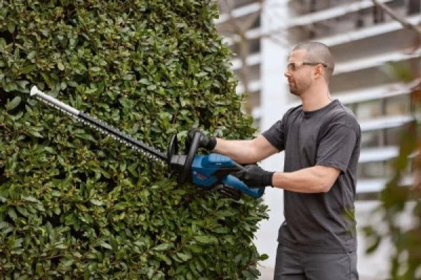 Bosch ghe 18v-50 tagliasiepi 50 cm brushless 18 v senza batteria 06008c9500 - dettaglio 3