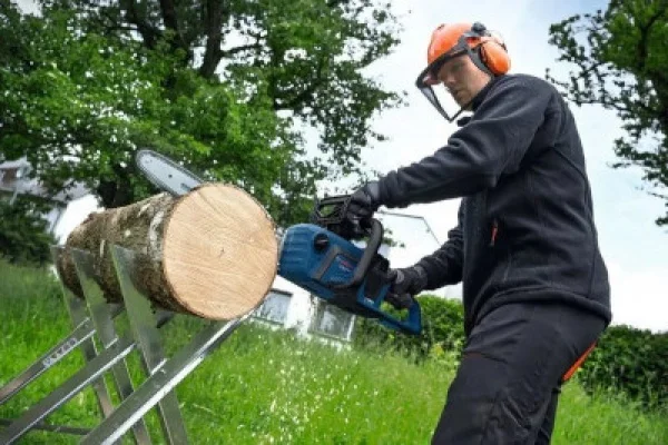 Bosch gke 18v-40 elettrosega 40 cm brushless 18 v a batteria 06008d3000 - dettaglio 3