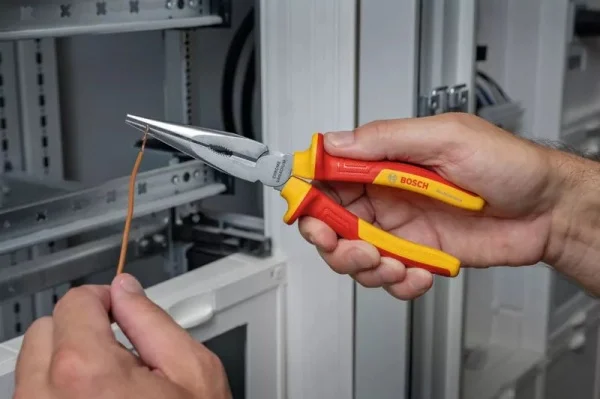 Bosch 1600a02ng4 valigetta con assortimento di utensili per elettricisti 37 pz. - dettaglio 6