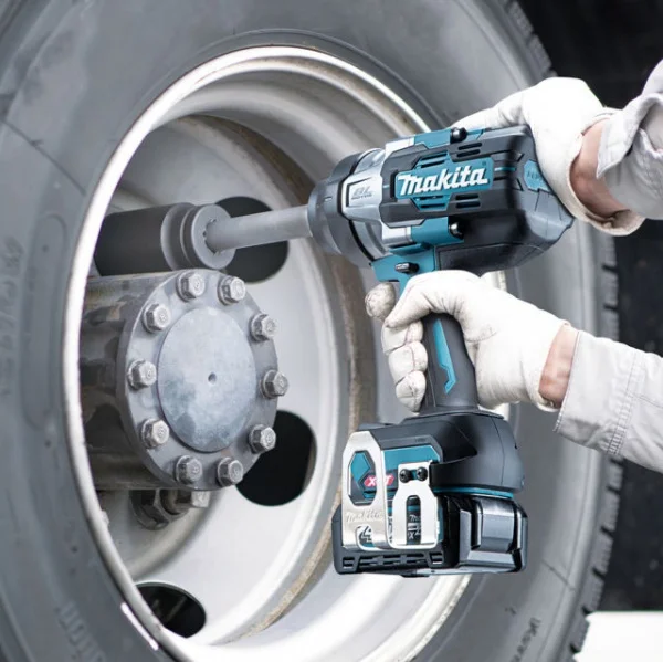 Makita tw011gm201 chiave ad impulsi xgt a batteria 40 v brushless 1500 nm - dettaglio 2