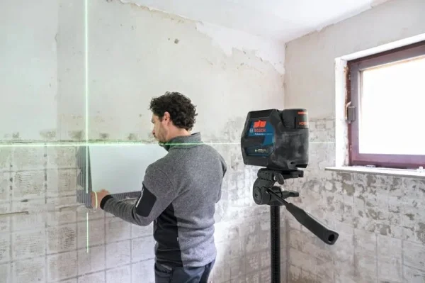Bosch gcl 12v-50-22 cg livella laser verde combinataa linee e punti con batteria 12 v 0601066s02 - dettaglio 5