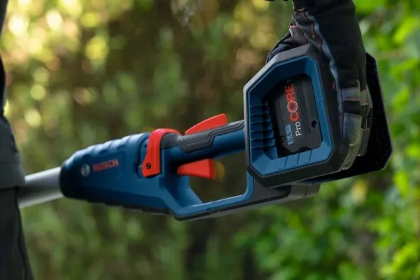Bosch gke 18v-25t svettatoio per potatura telescopico 18 v senza batteria 06008d6000 4059952688305 - dettaglio 5
