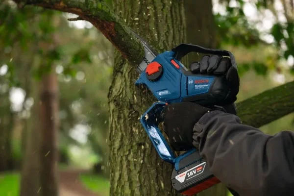 Bosch gke 18v-15 potatore a catena 15 cm brushless 18 v senza batteria 06008d7000 4053423324853 - dettaglio 3