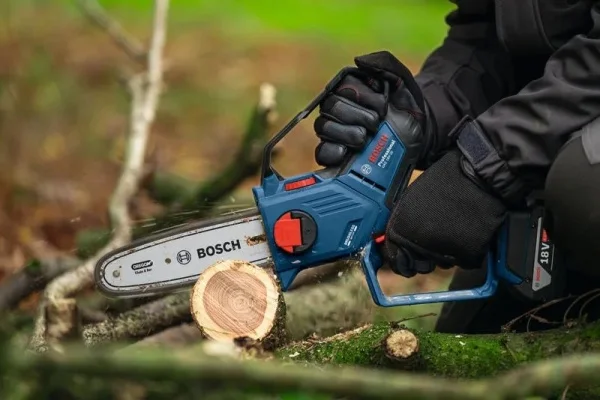Bosch gke 18v-20 potatore a catena 20 cm brushless 18 v senza batteria 06008d7100 4053423352443 - dettaglio 4