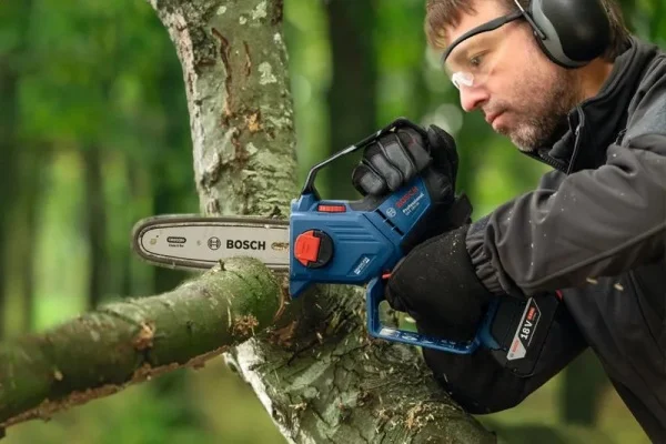 Bosch gke 18v-20 potatore a catena 20 cm brushless 18 v senza batteria 06008d7100 4053423352443 - dettaglio 7