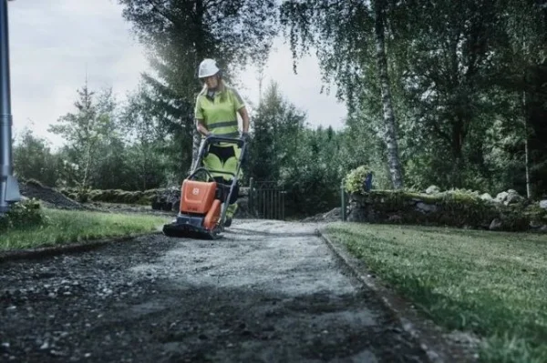 Husqvarna lt 6005 vibrocostipatore 9" a benzina 230 mm 967854504 - dettaglio 8