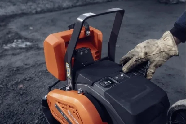 Husqvarna lf 60i lat piastra vibrante frontemarcia 36 v 10,4 kn senza batterie 970516801 - dettaglio 9