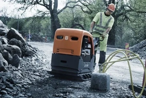 Husqvarna lg 504 piastra vibrante reversibile 65 kn a diesel 700 mm 967855507 - dettaglio 6