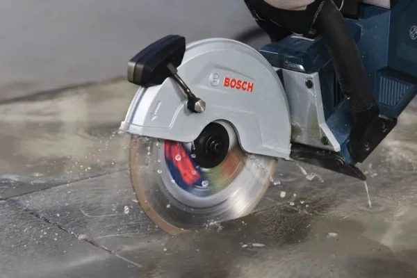 Bosch gcs 18v-230 troncatrice 18 v senza batteria 06013b0000 - dettaglio 3