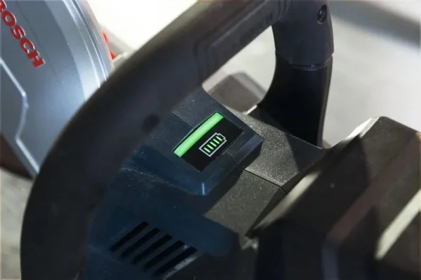 Bosch gcs 18v-230 troncatrice 18 v senza batteria 06013b0000 - dettaglio 5