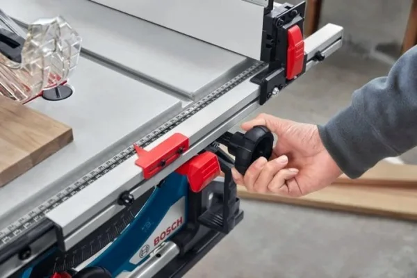 Bosch gts 18v-70 sega da banco 18 v senza batteria 0601b44100 - dettaglio 2