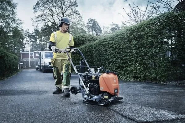 Husqvarna lf75 lat piastra vibrante frontemarcia 15 kn honda 420 mm 967854905 - dettaglio 3