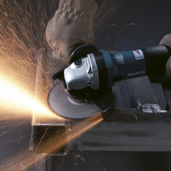 Utilizzo Smerigliatrice Angolare Makita GA5041C