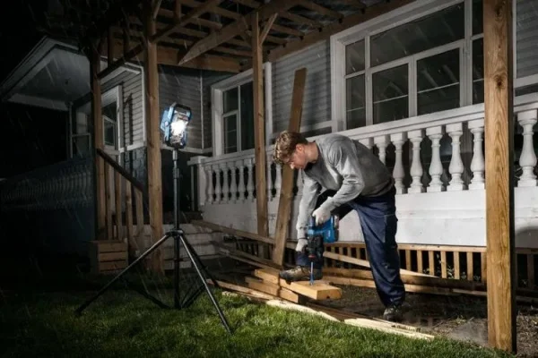 Bosch faro da cantiere 3000 lumen senza batterie gli18v-3000 pro cod. 06014a8100 - dettaglio 2