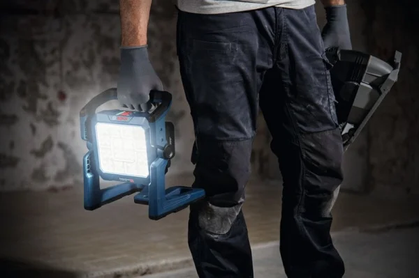 Bosch lampada da cantiere 5000 lumen senza batterie gli18v-5000 pro cod. 06019p5100 - dettaglio 6