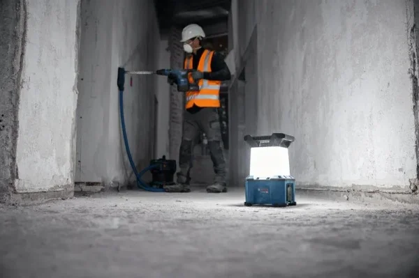 Bosch faro da cantiere 7500 lumen senza batterie gla 18vh-7500 pro cod. 06014a5000 - dettaglio 3