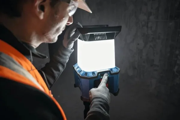 Bosch faro da cantiere 7500 lumen senza batterie gla 18vh-7500 pro cod. 06014a5000 - dettaglio 7