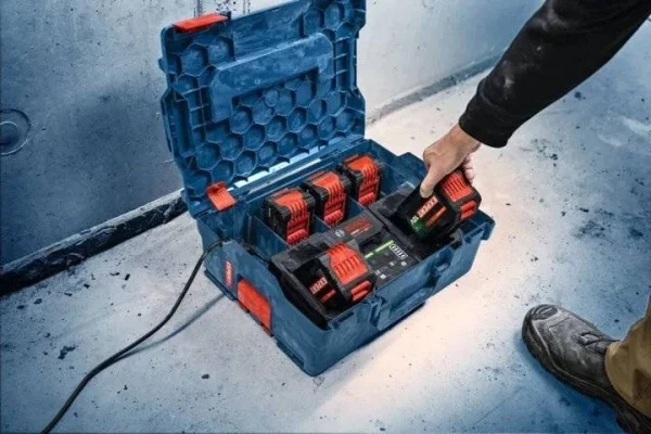 Bosch caricabatterie doppio 18 v 16 a expert exal18v2-320 cod. 1600a02yg5 - dettaglio 4