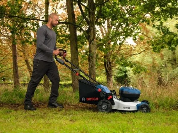 Bosch Rasaerba semovente 46 cm GRA18V2-46SP PRO cod. 06008C8200 - 06008C8200