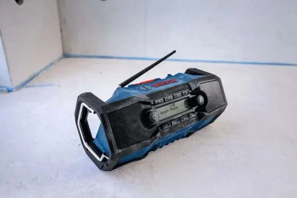 Bosch radio bluetooth 18 v senza batterie gpb18v-3sc pro cod. 06014a3300 - dettaglio 2