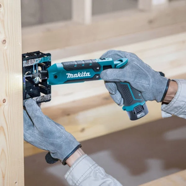Makita avvitatore a impulsi 7,2 v a batteria td023dsj - dettaglio 2