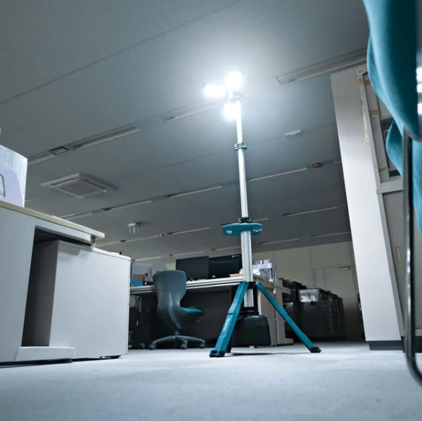 Makita Torre faro XGT - LXT 15000 lumen senza batterie TD00000002 - ML014G