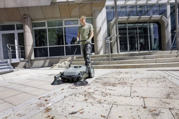 Karcher spazzatrice manuale con 2 spazzole laterali km 70/20 c 2sb cod. 1.517-131.0 - dettaglio 4