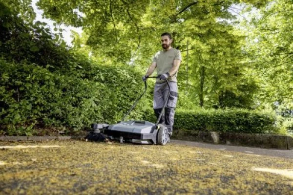 Karcher spazzatrice manuale km 70/15 c classic cod. 1.517-111.0 - dettaglio 2