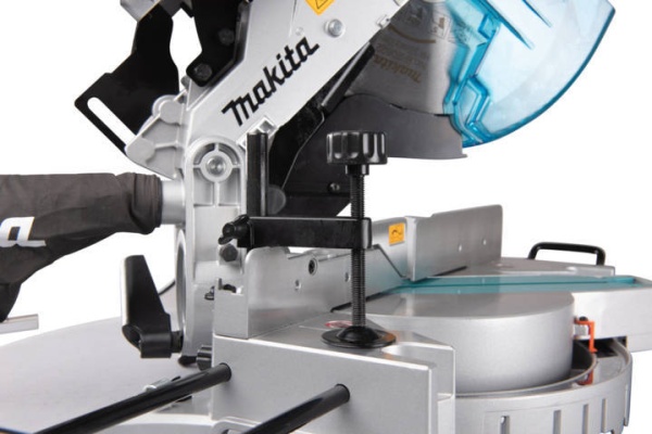 Sega da banco Makita LH1201FL - LH1201FL